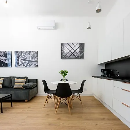 Native Paulinska 20 Deluxe شقة
